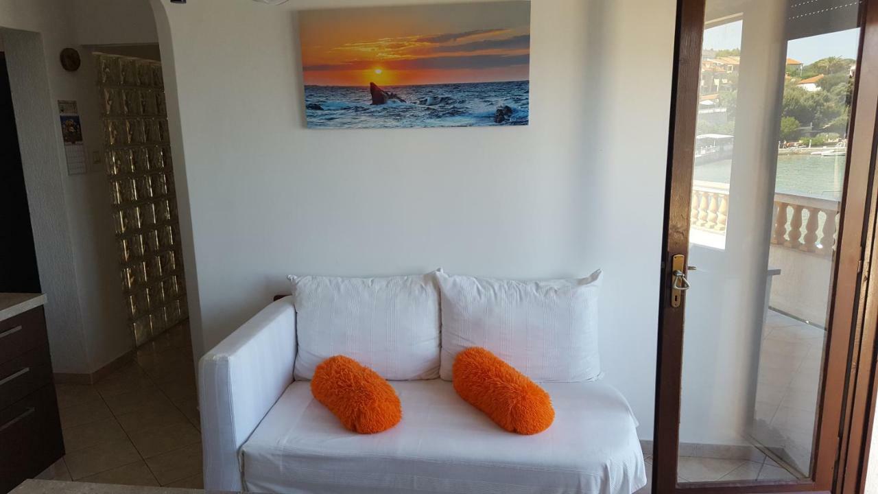 Apartmani Marenda Supetarska Draga Exteriör bild